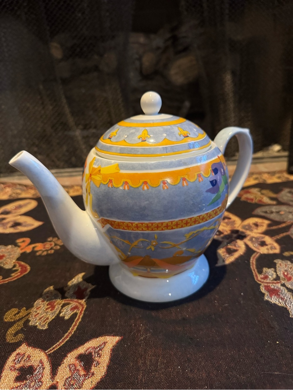 Williams-Sonoma Montgolfiere hot air balloon  porcelain teapot with lid.